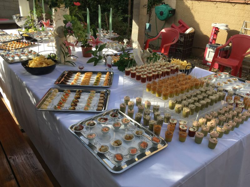 Buffet dressé pour une réception